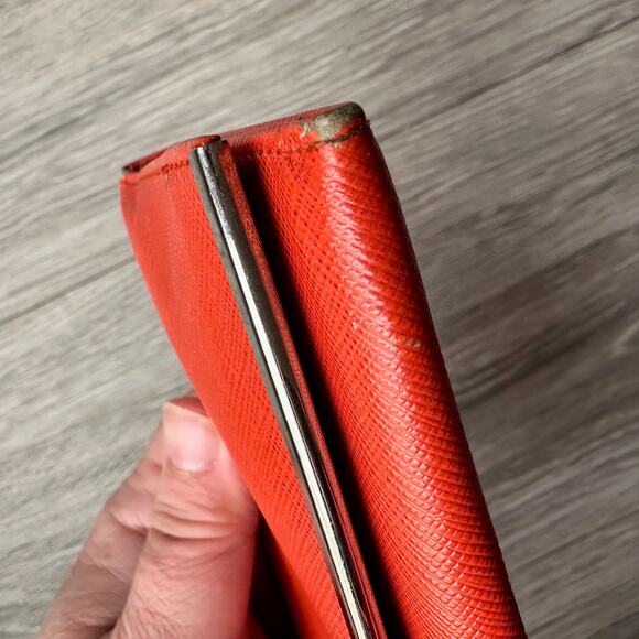 Salvatore Ferragamo Pamplona Pebble Red Leather Long Wallet - Picture 15 of 16